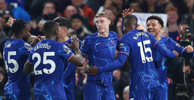 开云APP-悬念迭起，豪强对决热火朝天的简单介绍