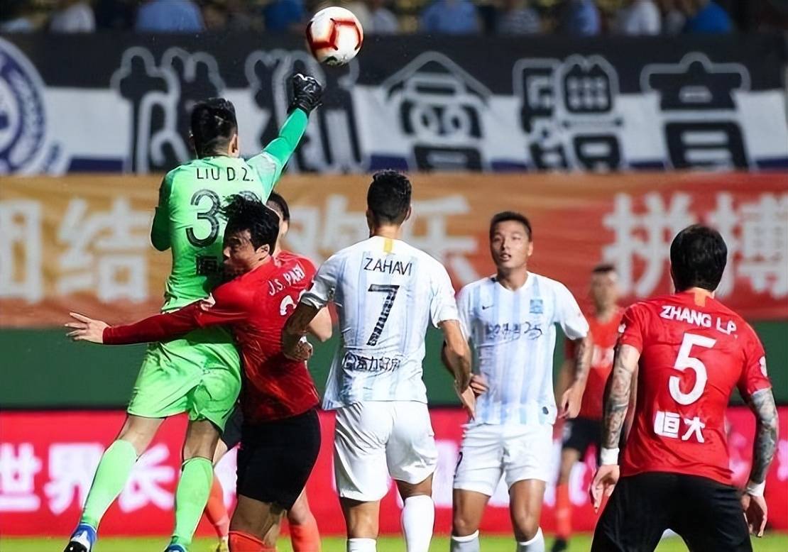 球队精英球员集体爆发，带领球队赢得胜利的简单介绍