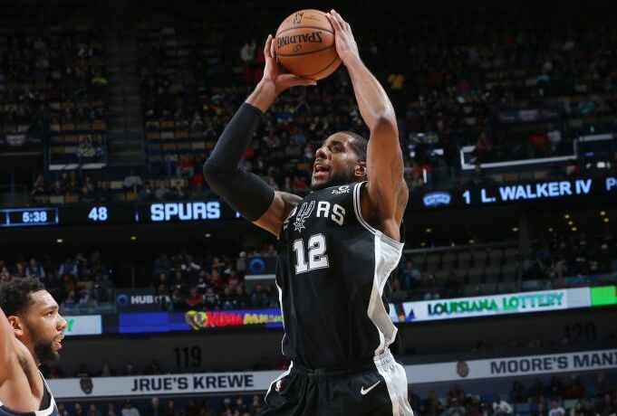 开云平台-鹈鹕队主场告负，球迷呼吁球队加强内线防守的简单介绍