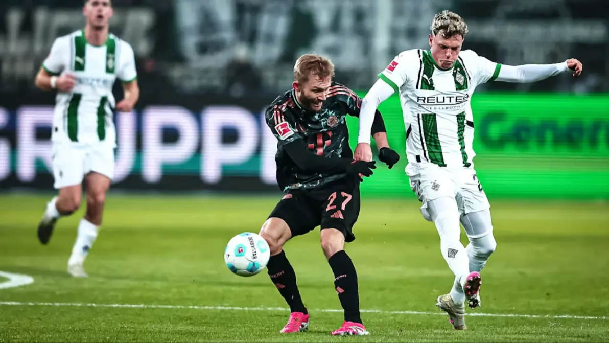 包含门兴格拉德巴赫取得惊喜胜利，提升德甲排名的词条