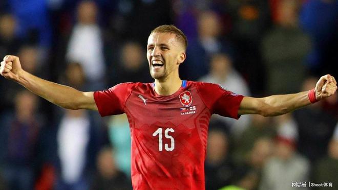 波兰队客场遭遇北马其顿的困难