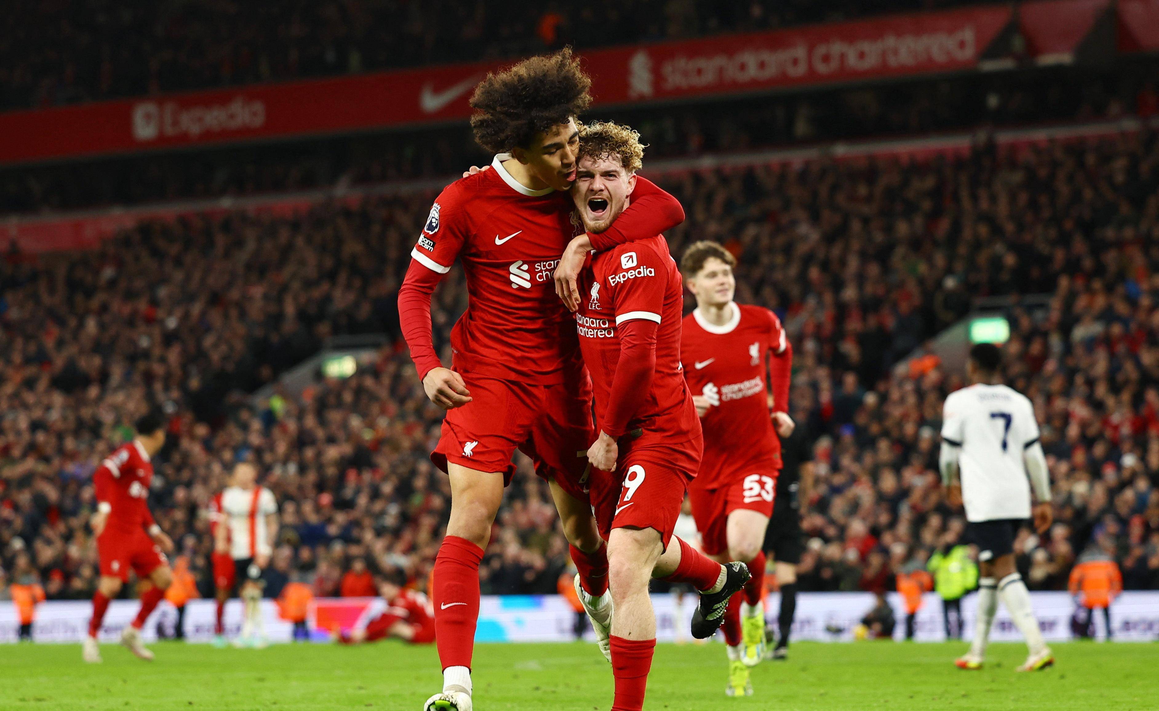 曼城逆转战胜热刺，暂时超越曼联升至英超次席