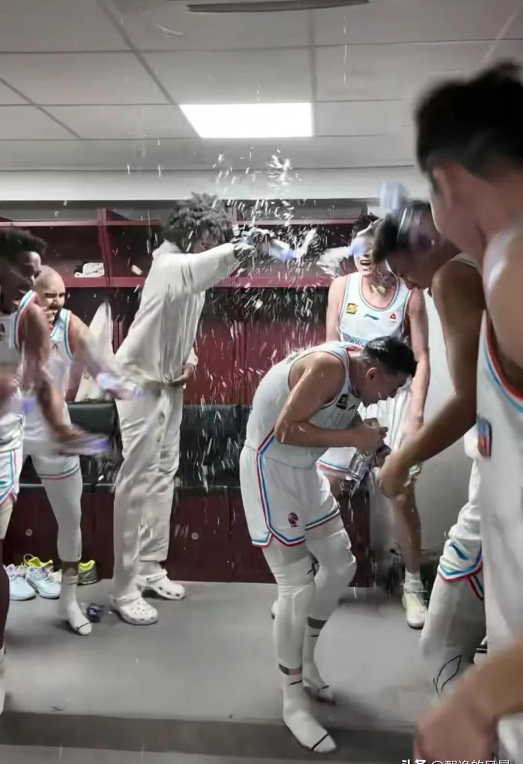 开云体育中国-严寒天气影响比赛进行，球员体能遭考验的简单介绍