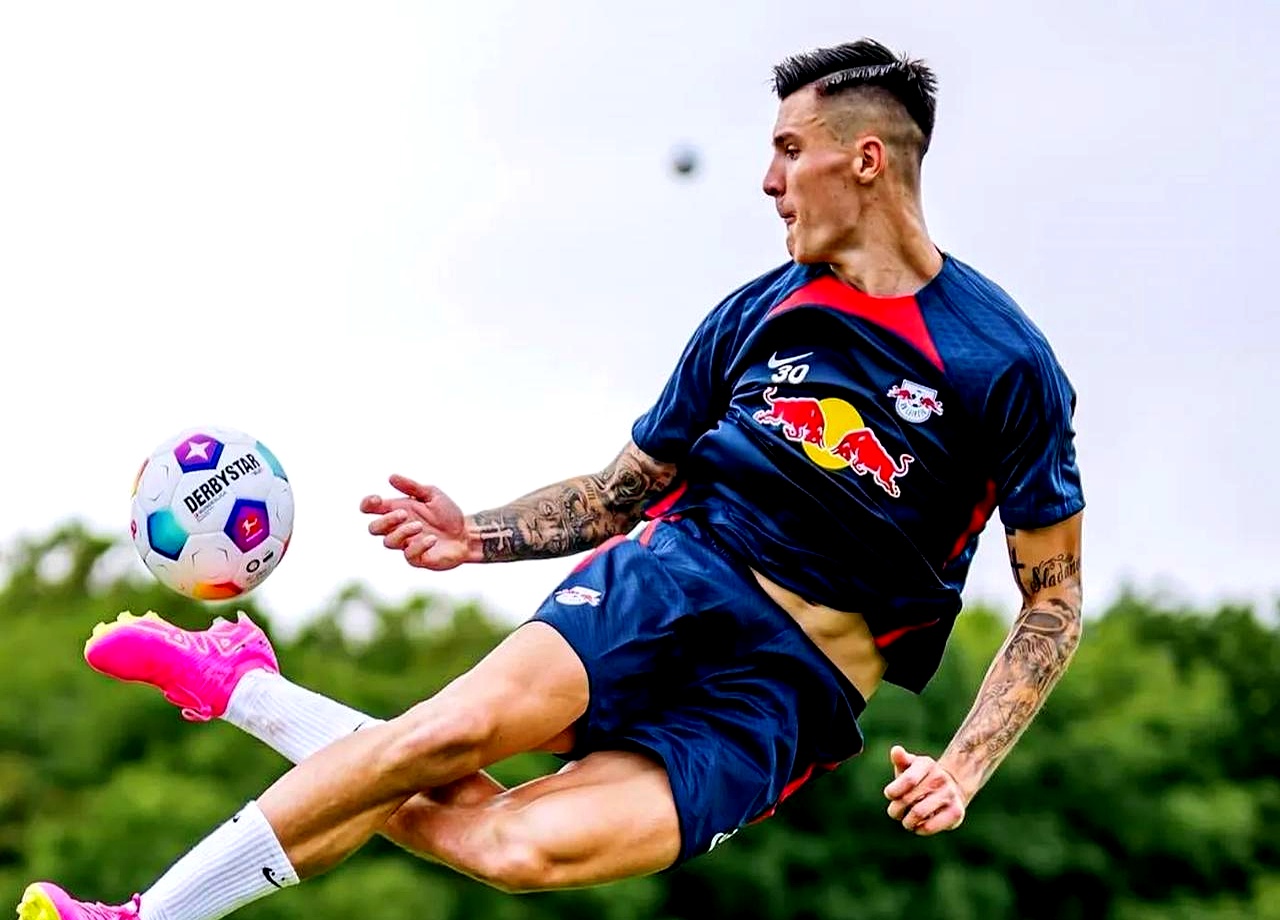 欧洲球队新赛季变革，时尚前沿