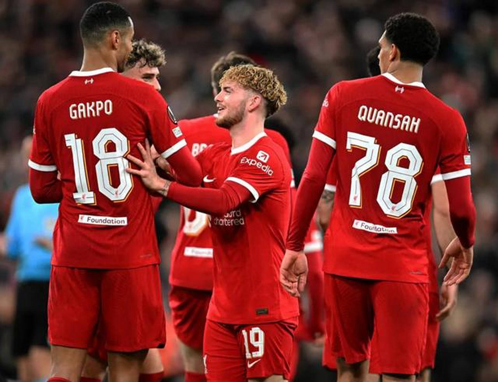 开云体育平台APP-埃弗顿硬战取胜，稳固英超中游位置的简单介绍