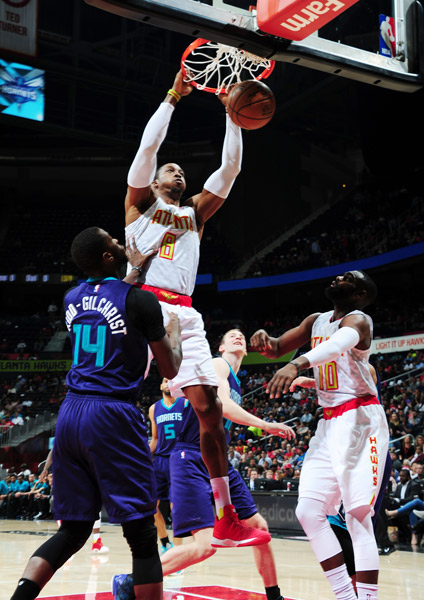 老鹰不敌黄蜂,遭遇失利 老鹰不敌黄蜂,遭遇失利