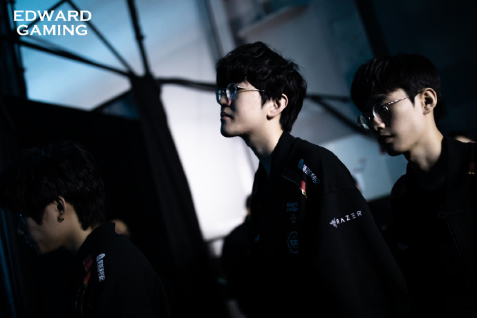 LPL明星选手受伤退赛,引发热议 LPL明星选手受伤退赛,引发热议