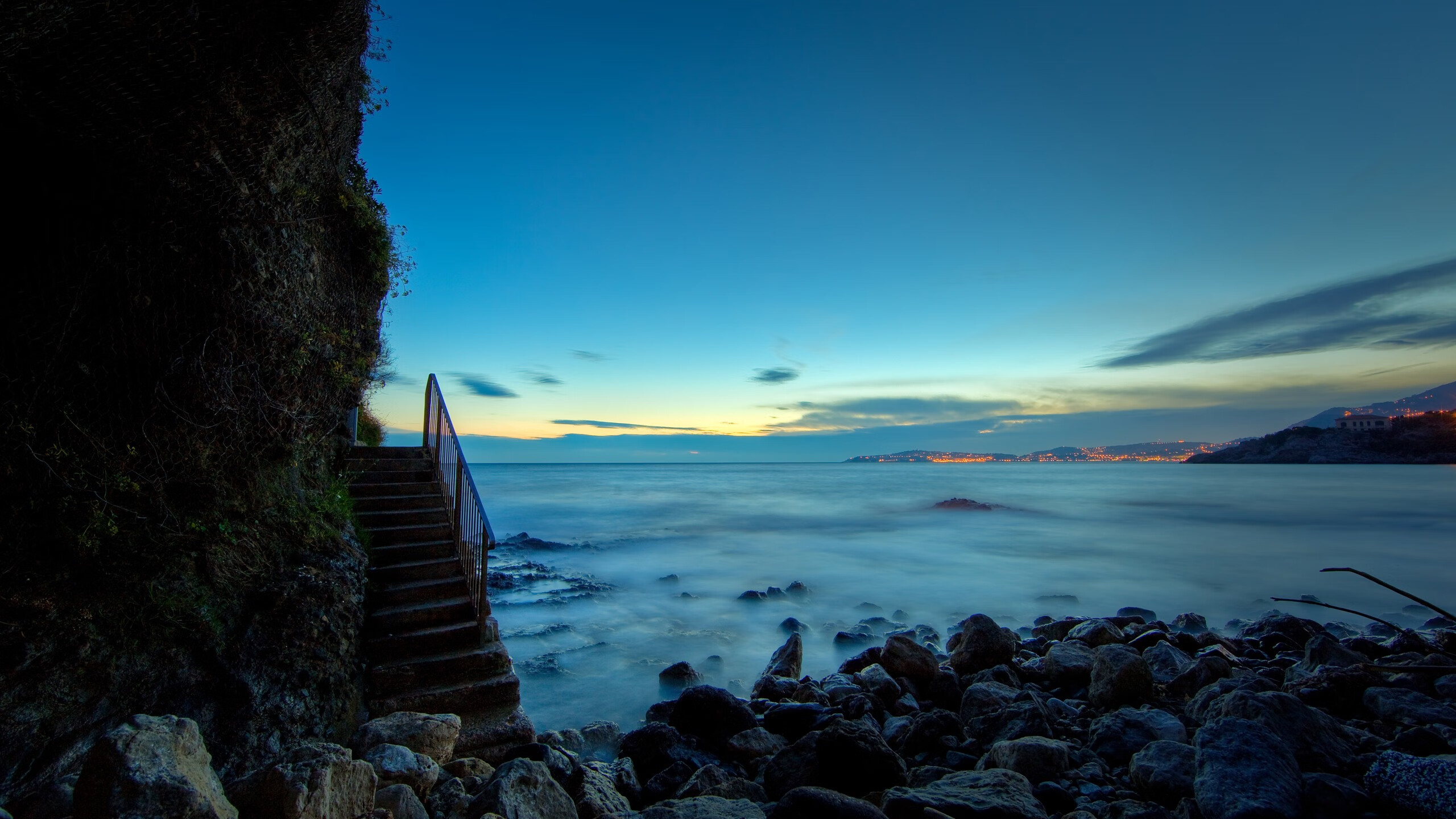 开云体育平台APP-街道赛巅峰对决，智利黑马险胜勒沃库森车队，F1焦点战引爆激情之夜